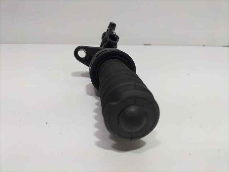 Recambio de bomba embrague para peugeot 307 break / sw (s1) 2.0 hdi cat referencia OEM IAM 9637030980 82027 