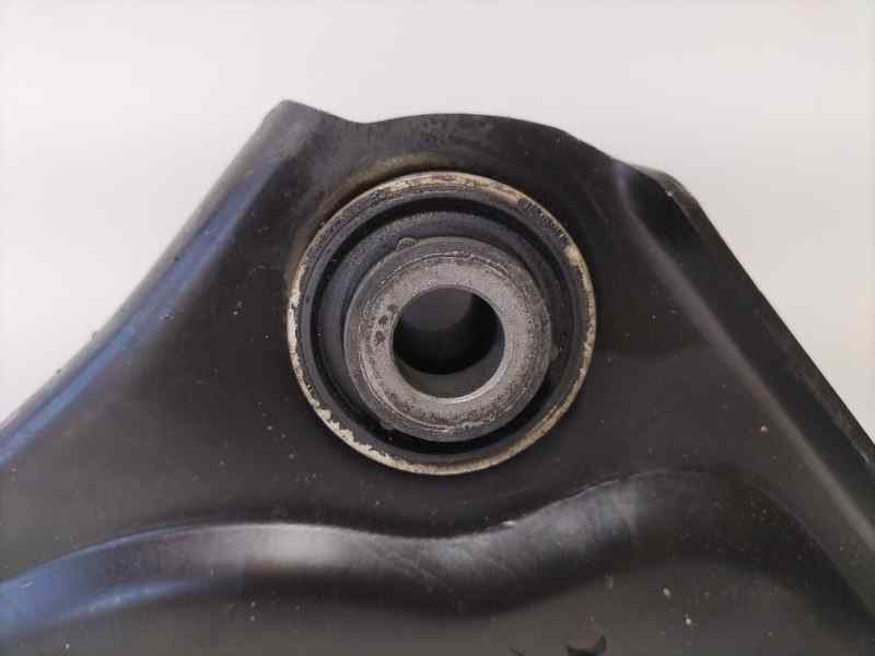 Recambio de brazo suspension inferior delantero derecho para renault megane iii berlina 5 p expression referencia OEM IAM 866000