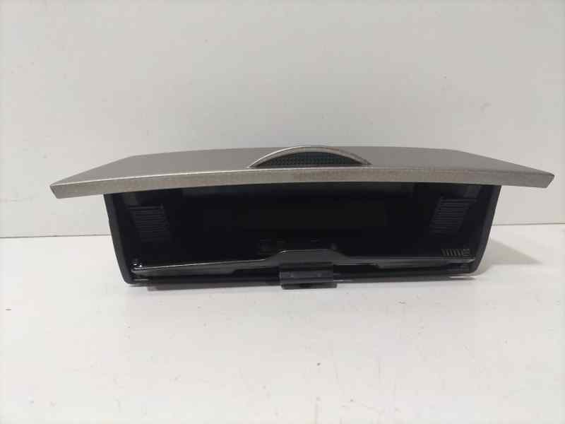 Recambio de cenicero para toyota corolla (e12) 2.0 d-4d linea sol berlina referencia OEM IAM 7411102060 83577 