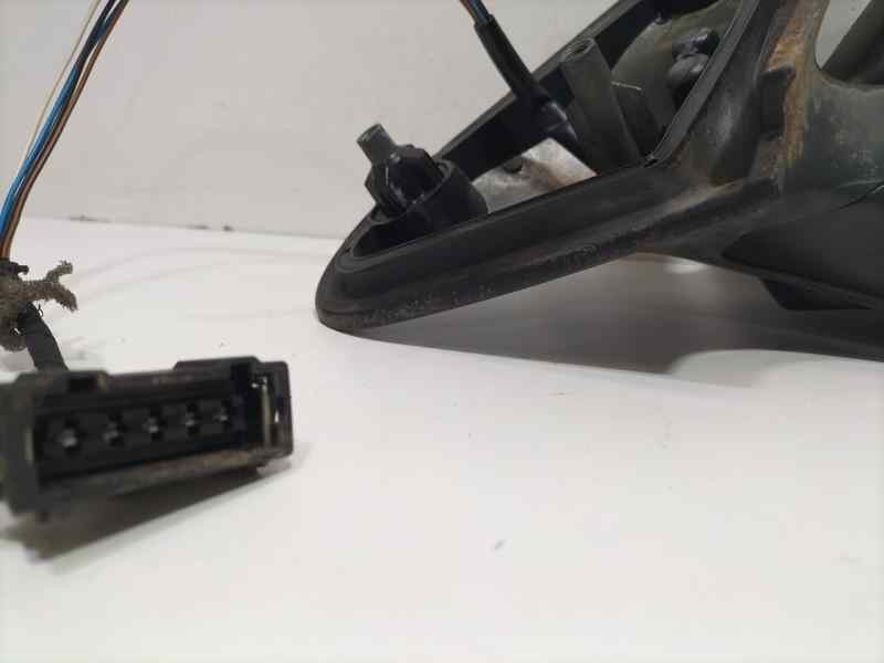 Recambio de retrovisor derecho para seat ibiza (6k) glx referencia OEM IAM 415312302 82040 