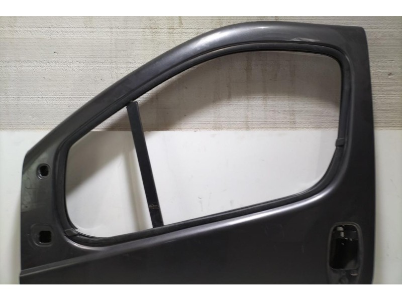 Recambio de puerta delantera izquierda para opel vivaro furgón/combi (07.2006 =>) combi 2.9t l1h1 referencia OEM IAM 93194149 77