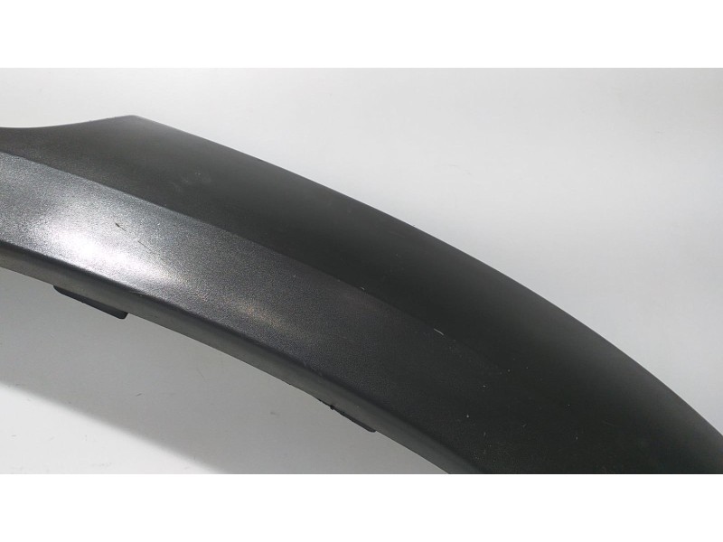Recambio de aletin trasero izquierdo para nissan terrano/terrano.ii (r20) comfort referencia OEM IAM 938277F600 68082 