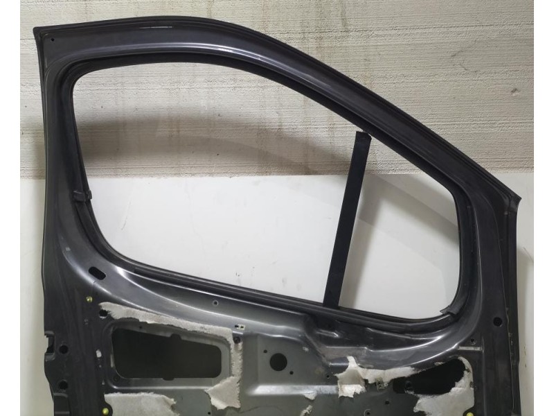 Recambio de puerta delantera izquierda para opel vivaro furgón/combi (07.2006 =>) combi 2.9t l1h1 referencia OEM IAM 93194149 77