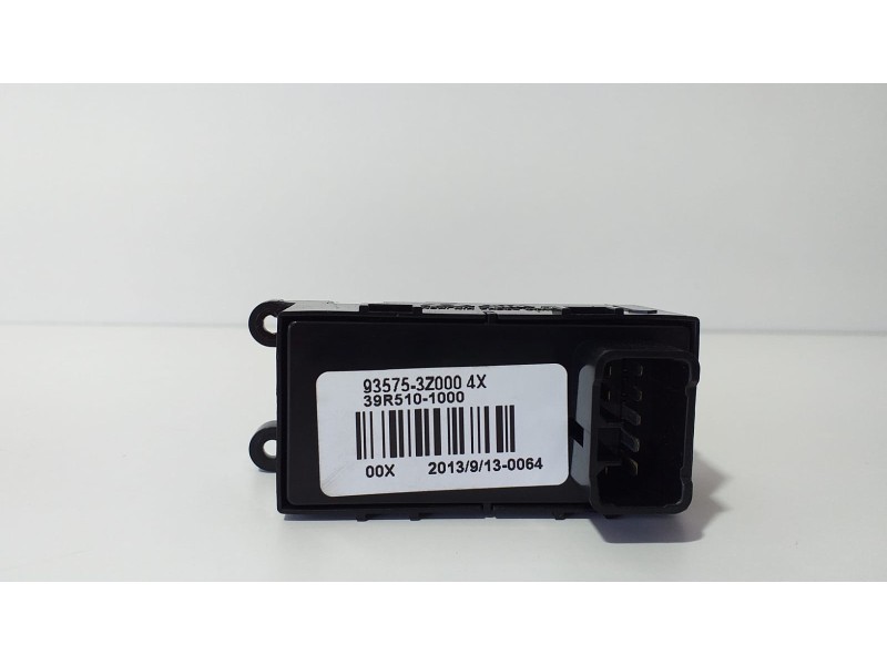 Recambio de mando elevalunas delantero derecho para hyundai i40 comfort referencia OEM IAM 935753Z000 75093 R