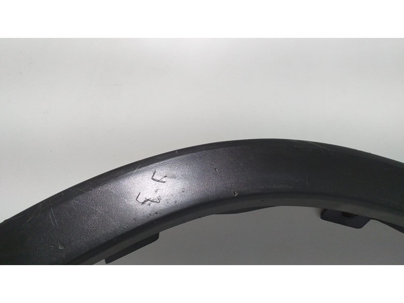 Recambio de aletin trasero izquierdo para nissan terrano/terrano.ii (r20) comfort referencia OEM IAM 938277F600 68082 