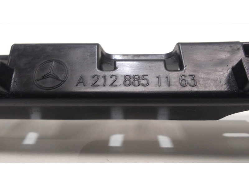 Recambio de molduras traseras para mercedes-benz clase e (w212) familiar 200 cdi blueefficiency (212.205) referencia OEM IAM A21