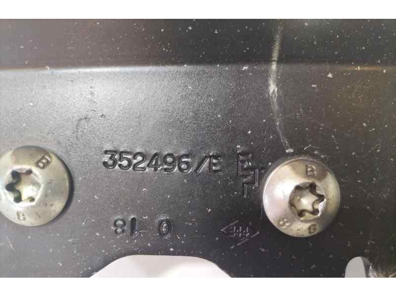 Recambio de soporte / guia puerta corredera para renault master desde ´98 base, caja cerrada l1h1 rs 3078 referencia OEM IAM 352