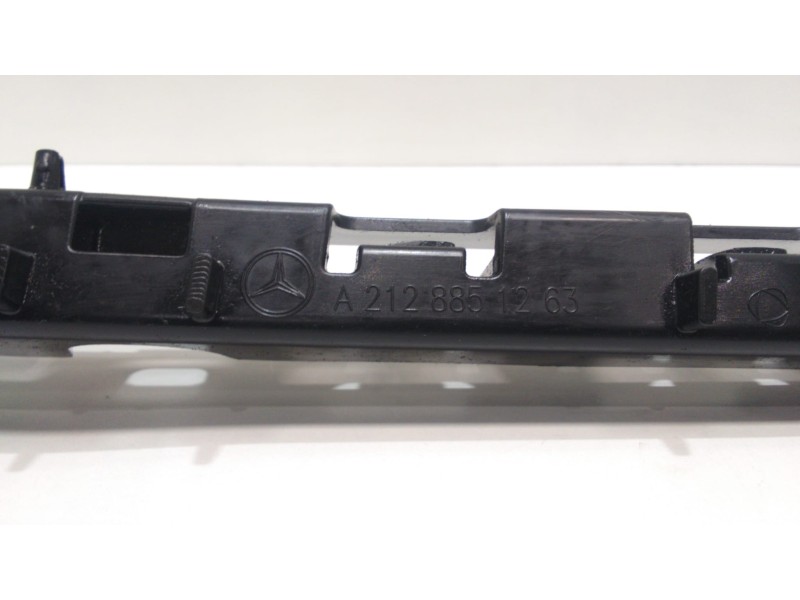 Recambio de molduras traseras para mercedes-benz clase e (w212) familiar 200 cdi blueefficiency (212.205) referencia OEM IAM A21