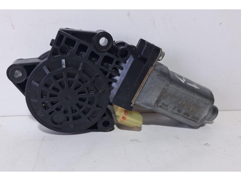 Recambio de motor elevalunas trasero derecho para hyundai tucson (jm) 2.0 crdi comfort (4wd) referencia OEM IAM 834602E000 76577