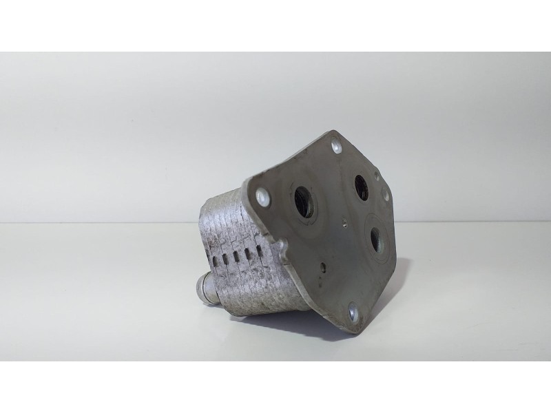 Recambio de enfriador aceite motor para hyundai i40 comfort referencia OEM IAM 264102A300 75138 R