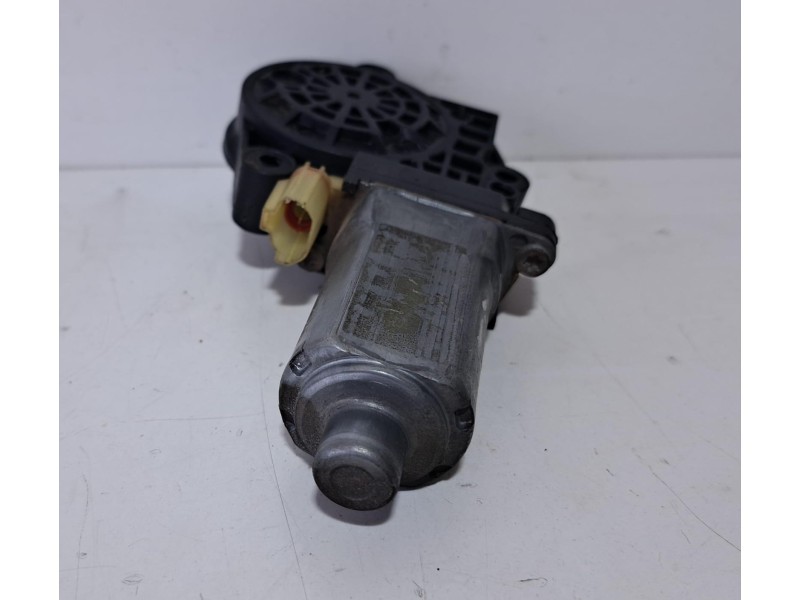 Recambio de motor elevalunas trasero derecho para hyundai tucson (jm) 2.0 crdi comfort (4wd) referencia OEM IAM 834602E000 76577 Recambio de motor elevalunas trasero derecho para hyundai tucson (jm) 2.0 crdi comfort (4wd) referencia OEM IAM 834602E000 76577