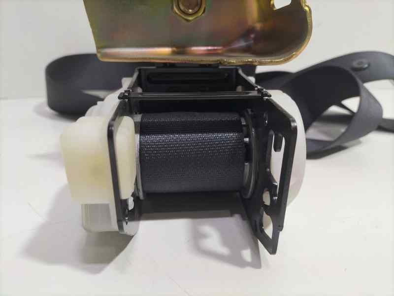 Recambio de cinturon seguridad trasero derecho para toyota corolla (e12) 2.0 d-4d linea sol berlina referencia OEM IAM 733600217
