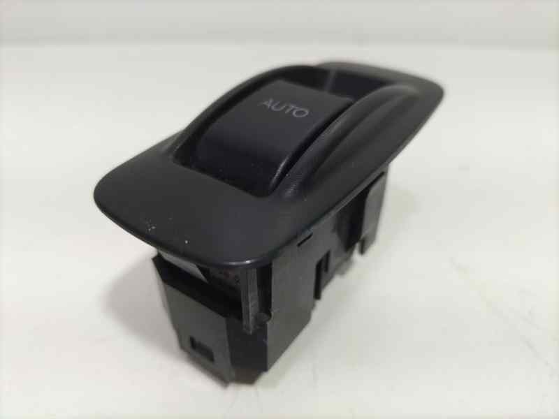 Recambio de mando elevalunas trasero izquierdo para toyota corolla (e12) 2.0 d-4d linea sol berlina referencia OEM IAM 54035117 