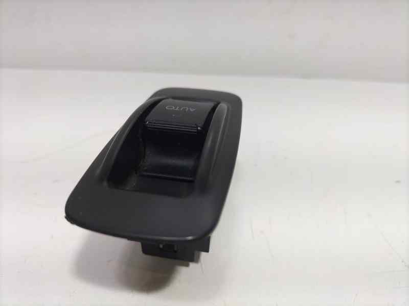 Recambio de mando elevalunas trasero izquierdo para toyota corolla (e12) 2.0 d-4d linea sol berlina referencia OEM IAM 54035117 
