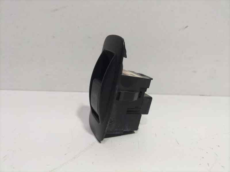 Recambio de mando elevalunas trasero izquierdo para toyota corolla (e12) 2.0 d-4d linea sol berlina referencia OEM IAM 54035117 