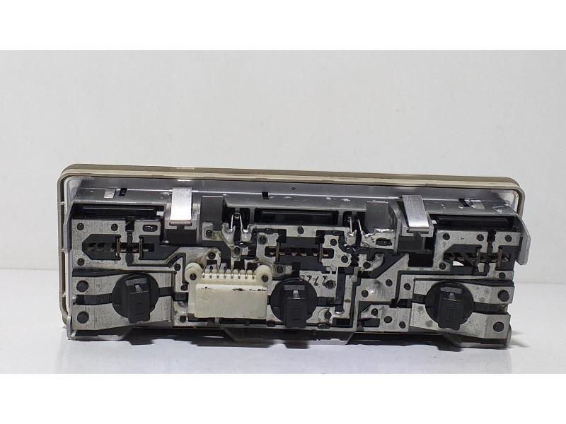 Recambio de luz interior para land rover range rover (lm) td6 vogue referencia OEM IAM XDM00005 68112  Recambio de luz interior para land rover range rover (lm) td6 vogue referencia OEM IAM XDM00005 68112