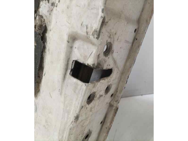 Recambio de puerta delantera derecha para nissan trade referencia OEM IAM BD30 86629 