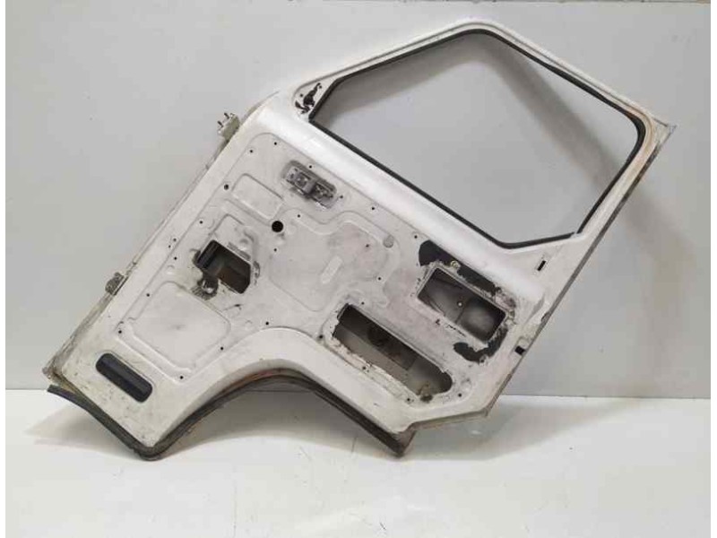 Recambio de puerta delantera derecha para nissan trade referencia OEM IAM BD30 86629 