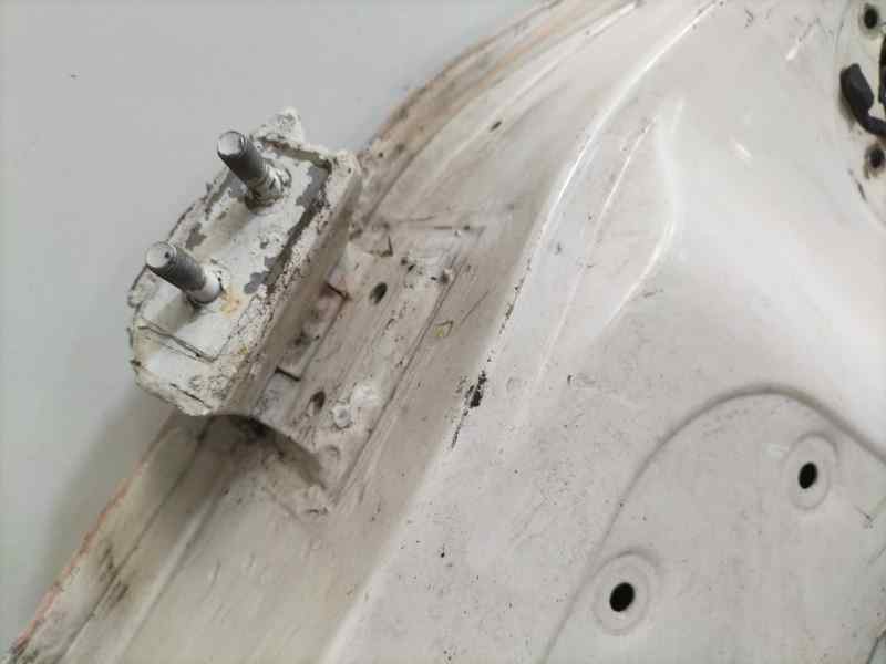 Recambio de puerta delantera derecha para nissan trade referencia OEM IAM BD30 86629 