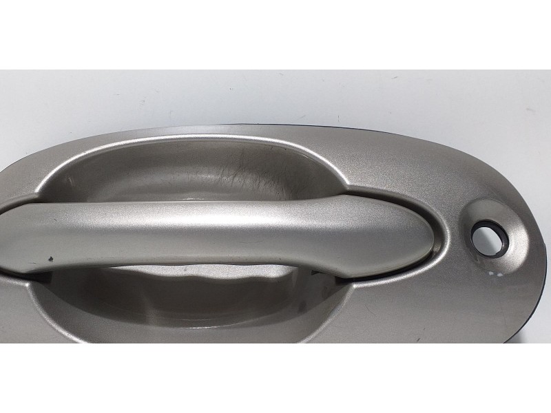 Recambio de maneta exterior delantera derecha para kia carnival ii 2.9 cdri ex referencia OEM IAM K53A58410 68142 