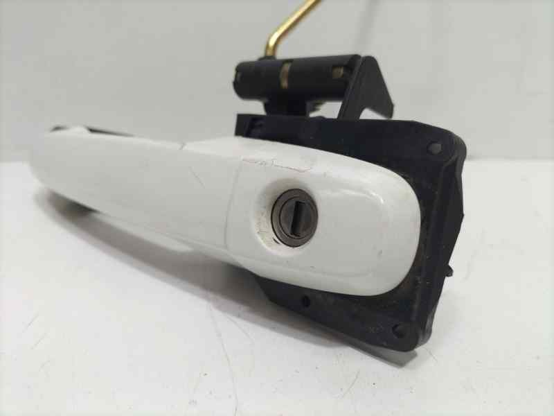 Recambio de maneta exterior delantera izquierda para toyota corolla (e12) 2.0 d-4d linea sol berlina referencia OEM IAM 69211122