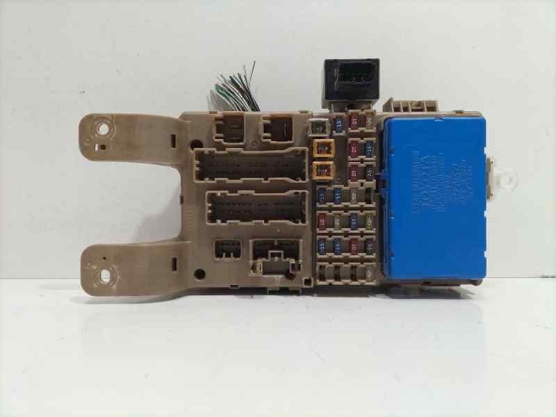 Recambio de caja reles / fusibles para toyota corolla (e12) 2.0 d-4d linea sol berlina referencia OEM IAM 8264102040 83639 