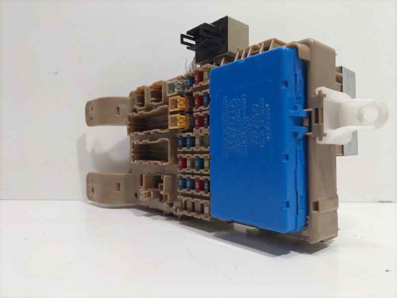 Recambio de caja reles / fusibles para toyota corolla (e12) 2.0 d-4d linea sol berlina referencia OEM IAM 8264102040 83639 