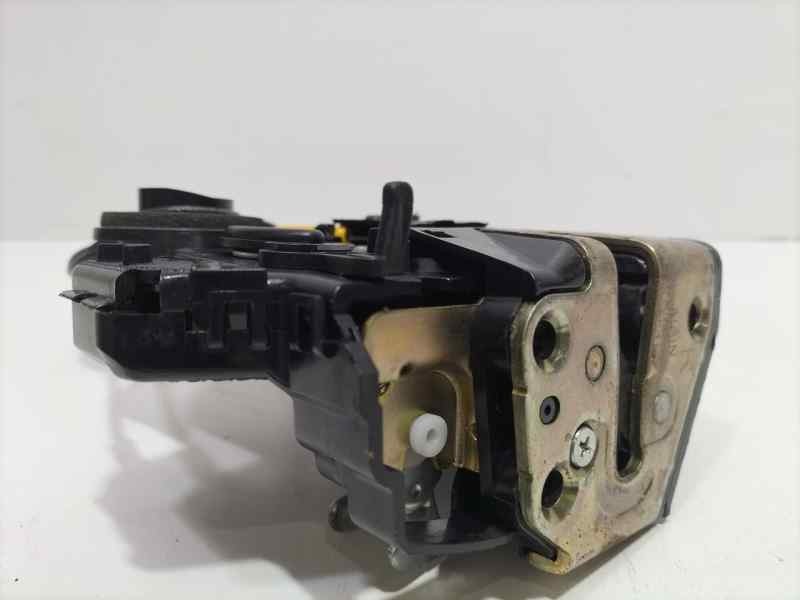 Recambio de cerradura puerta trasera derecha para toyota corolla (e12) 2.0 d-4d linea sol berlina referencia OEM IAM 6905012350 