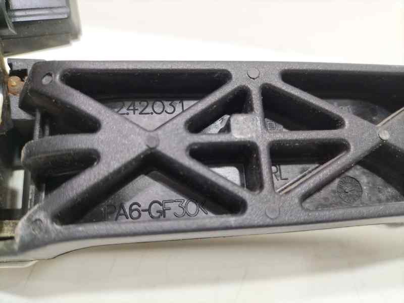 Recambio de maneta exterior trasera izquierda para toyota corolla (e12) 2.0 d-4d linea sol berlina referencia OEM IAM 6920402090