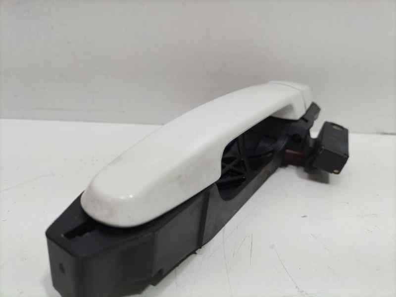 Recambio de maneta exterior trasera derecha para toyota corolla (e12) 2.0 d-4d linea sol berlina referencia OEM IAM 6921105903 8