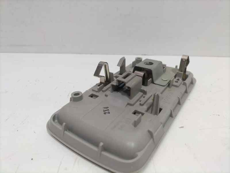 Recambio de luz interior para toyota corolla (e12) 2.0 d-4d linea sol berlina referencia OEM IAM 8124013030B0 83653 