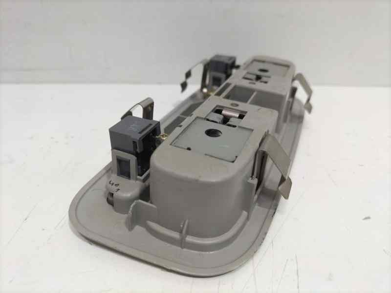 Recambio de luz interior para toyota corolla (e12) 2.0 d-4d linea sol berlina referencia OEM IAM 8126012110B0 83654 