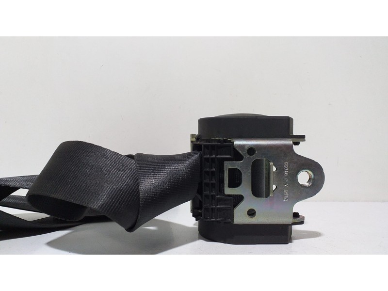 Recambio de cinturon seguridad trasero derecho para volkswagen golf vi (5k1) advance referencia OEM IAM 1K6857806N 68215 