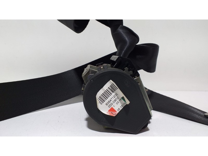 Recambio de cinturon seguridad trasero izquierdo para volkswagen golf vi (5k1) advance referencia OEM IAM 1K6857805N 68216 