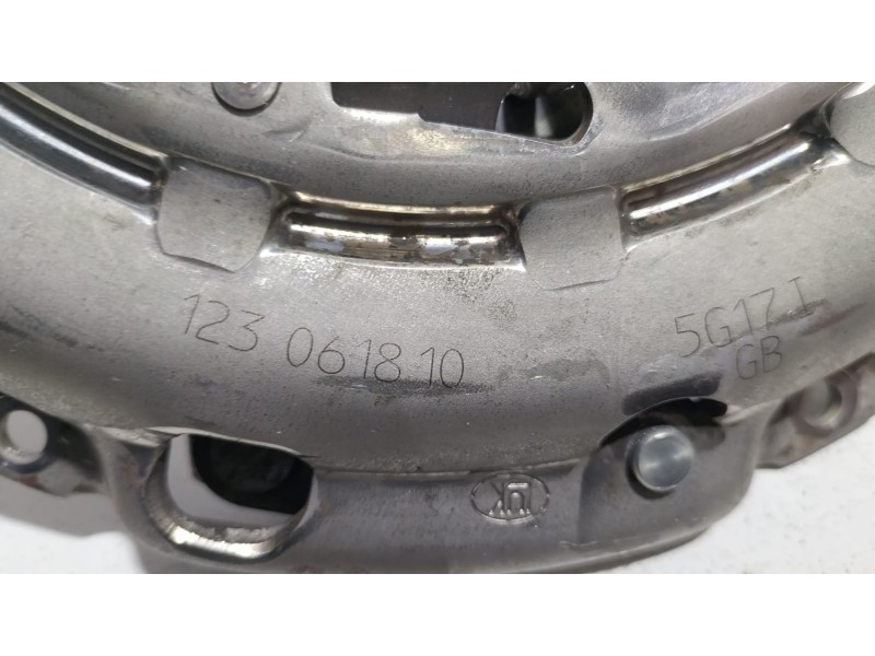 Recambio de kit embrague para nissan qashqai (j10) acenta referencia OEM IAM 123061810 77722 