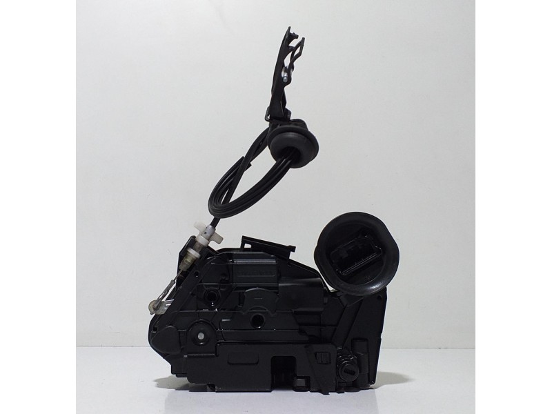 Recambio de cerradura puerta trasera derecha para volkswagen golf vi (5k1) advance referencia OEM IAM 5K4839016B 68256 