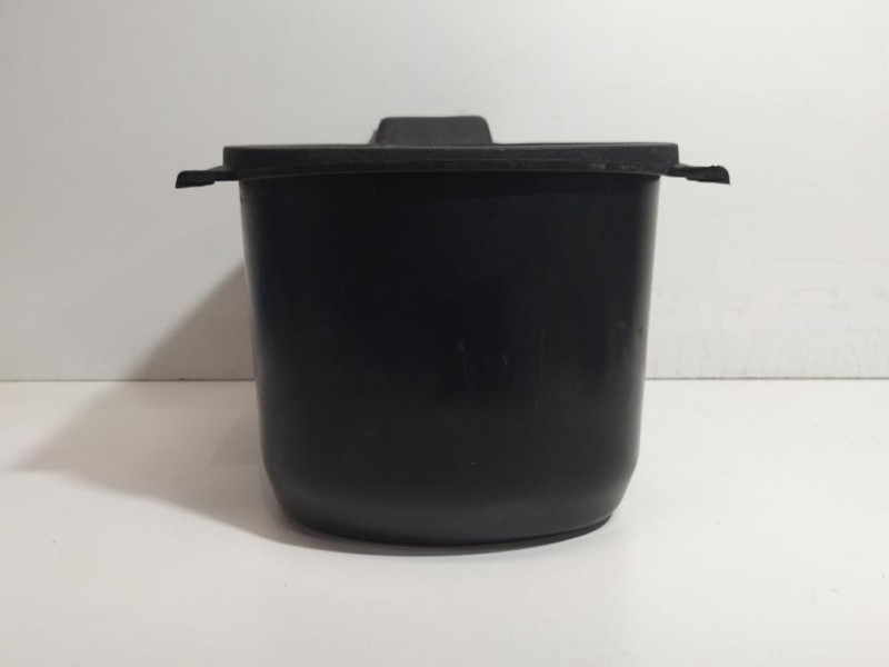 Recambio de porton trasero para piaggio (vespa) s/lx/lxv 50/125 lx 50 referencia OEM IAM 622131 77750 