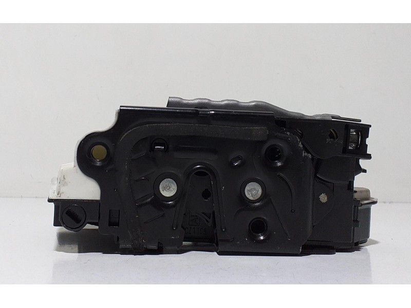 Recambio de cerradura puerta delantera derecha para volkswagen golf vi (5k1) advance referencia OEM IAM 5K1837016 68257 