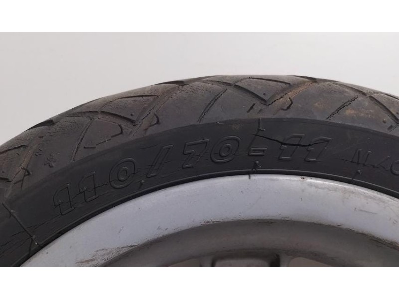 Recambio de neumatico para piaggio (vespa) s/lx/lxv 50/125 lx 50 referencia OEM IAM VESPA50 77752 
