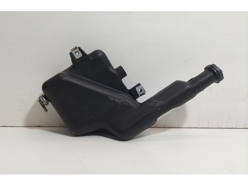 Recambio de deposito combustible para piaggio (vespa) s/lx/lxv 50/125 lx 50 referencia OEM IAM VESPA50 77754 
