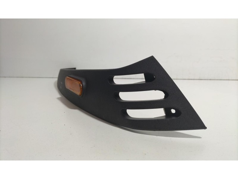 Recambio de molduras delanteras para piaggio (vespa) s/lx/lxv 50/125 lx 50 referencia OEM IAM VESPA50 77761 