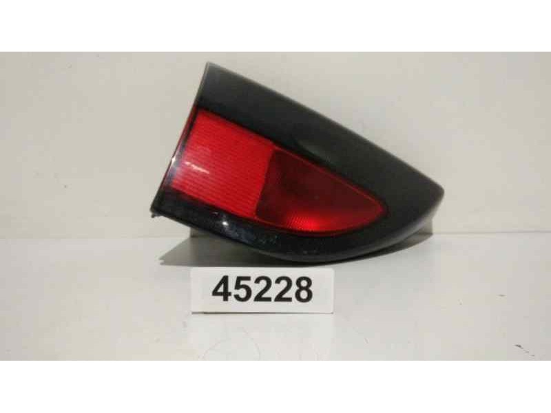 Recambio de piloto trasero izquierdo interior para renault megane i classic (la0) 1.9 dti alize referencia OEM IAM 7700838532 45