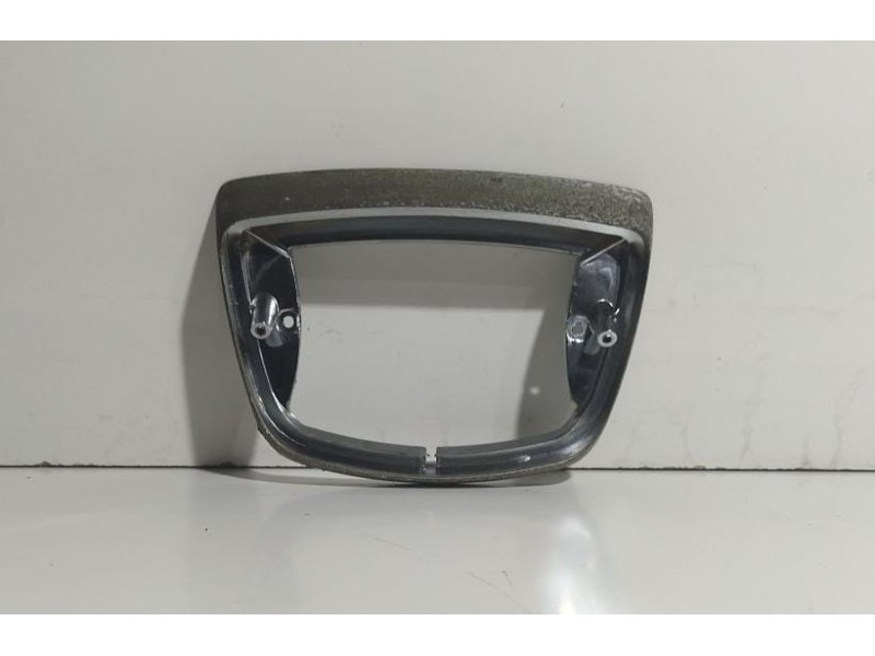 Recambio de piloto trasero central para piaggio (vespa) s/lx/lxv 50/125 lx 50 referencia OEM IAM VESPA50 77787 