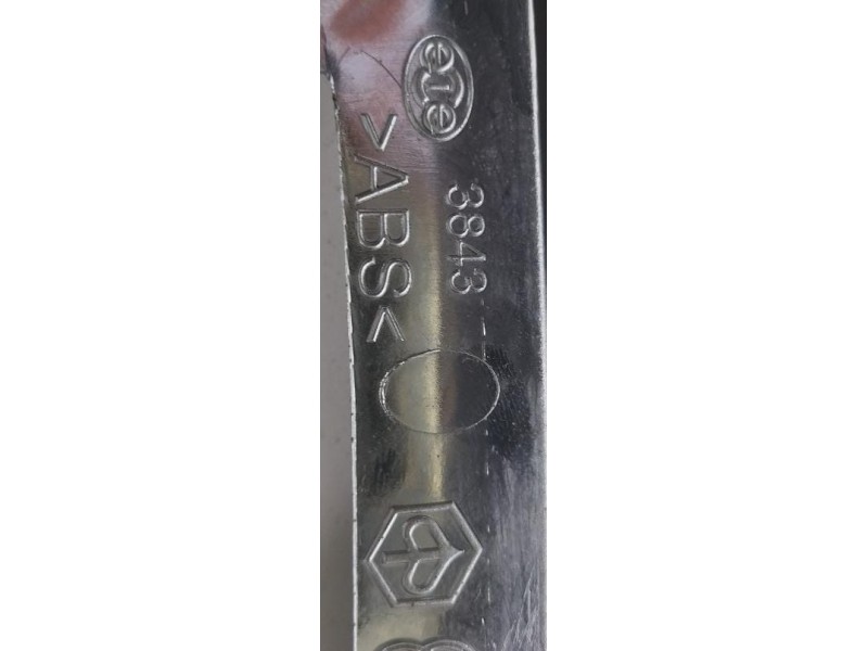 Recambio de piloto trasero central para piaggio (vespa) s/lx/lxv 50/125 lx 50 referencia OEM IAM VESPA50 77787 