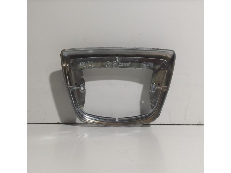 Recambio de piloto trasero central para piaggio (vespa) s/lx/lxv 50/125 lx 50 referencia OEM IAM VESPA50 77787 