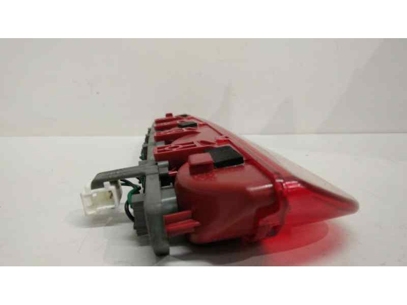 Recambio de luz central de freno para kia sportage emotion 4x2 referencia OEM IAM 927003W120 45284 