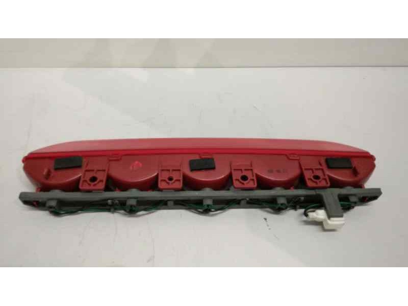 Recambio de luz central de freno para kia sportage emotion 4x2 referencia OEM IAM 927003W120 45284 