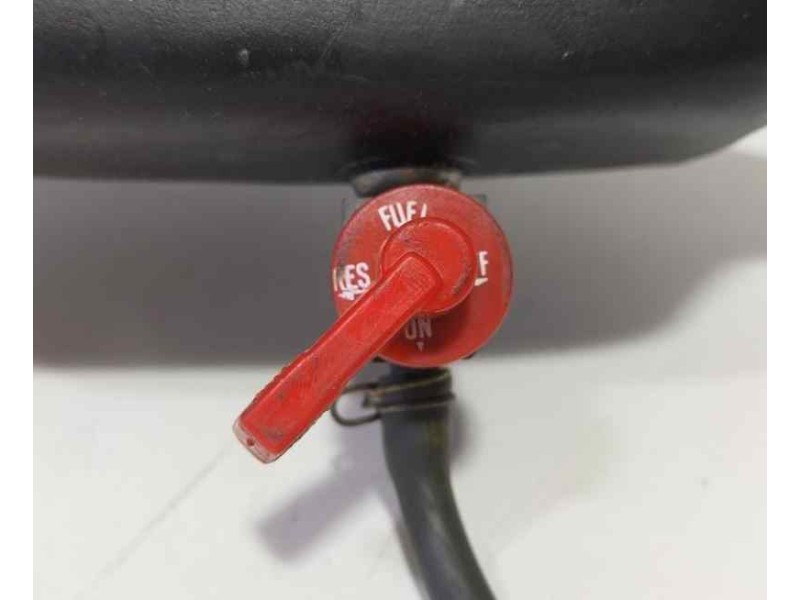 Recambio de deposito combustible para malaguti . twuelve 2010 referencia OEM IAM  86839 