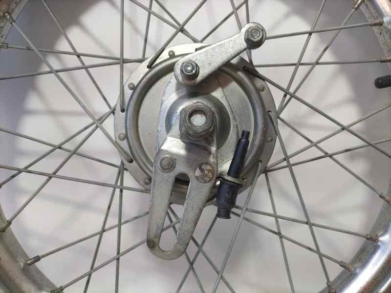 Recambio de llanta para malaguti . twuelve 2010 referencia OEM IAM  86840 