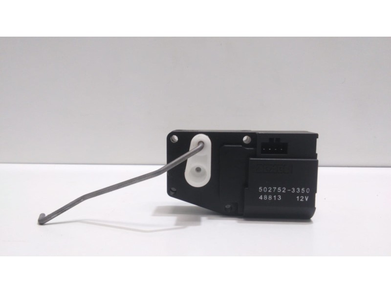 Recambio de motor apertura trampillas climatizador para suzuki grand vitara 5 puertas sq (ft) 2.0 td referencia OEM IAM 50275233